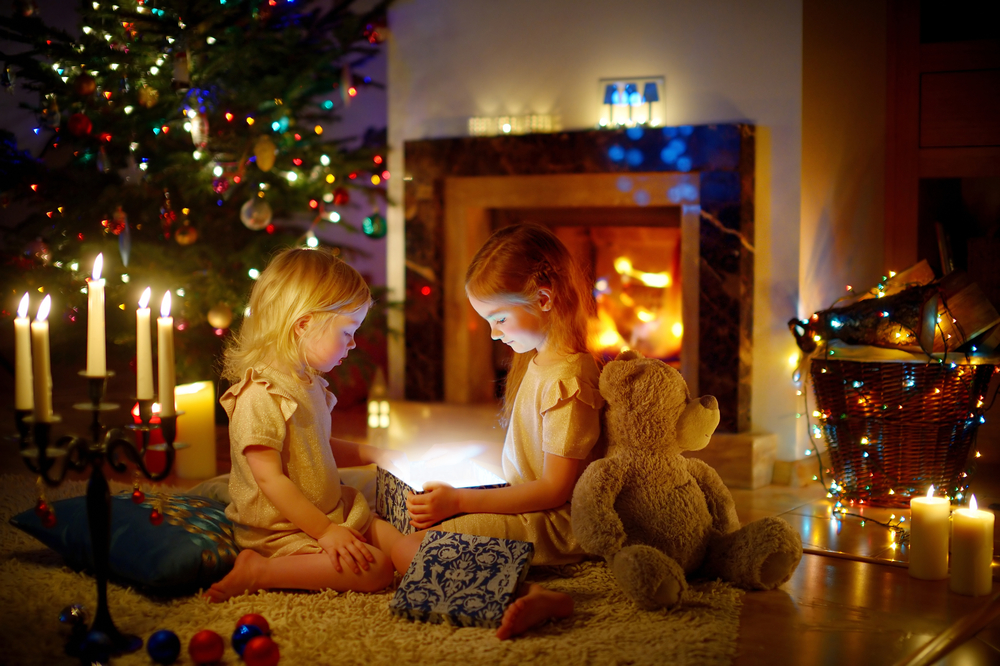 christmas, tree, fairy, lights, fairy lights, twinkle, sparkle, light, led, festive, xmas, santa, father christmas, pine, evergreen, baubles, tinsel, decoration, photography, photographing fairy lights, photo fairy light, photo tree, photo xmas, opening presents, kids, children christmas picture, turkey, family, festive times, fairy lighting, decorating christmas tree, iphotography, iphotographycourse, iphoto, learn photography, slow shutter speed, wide aperture, f/4, f4,f16,f11,f5.6, 1/60th, flash, tripod, composition, canon, nikon, dslr, camera, sony, fuji, pentax, how to photography, how to become a pro photographer, learn photography, online learning cheap, cheap learning, cheap photography, online course, elearning, distance learning, lens, slt, mirrorless, compact, camera, slr, macro lens, wide lens, zoom lens, camera flash, depth of field, motion blur