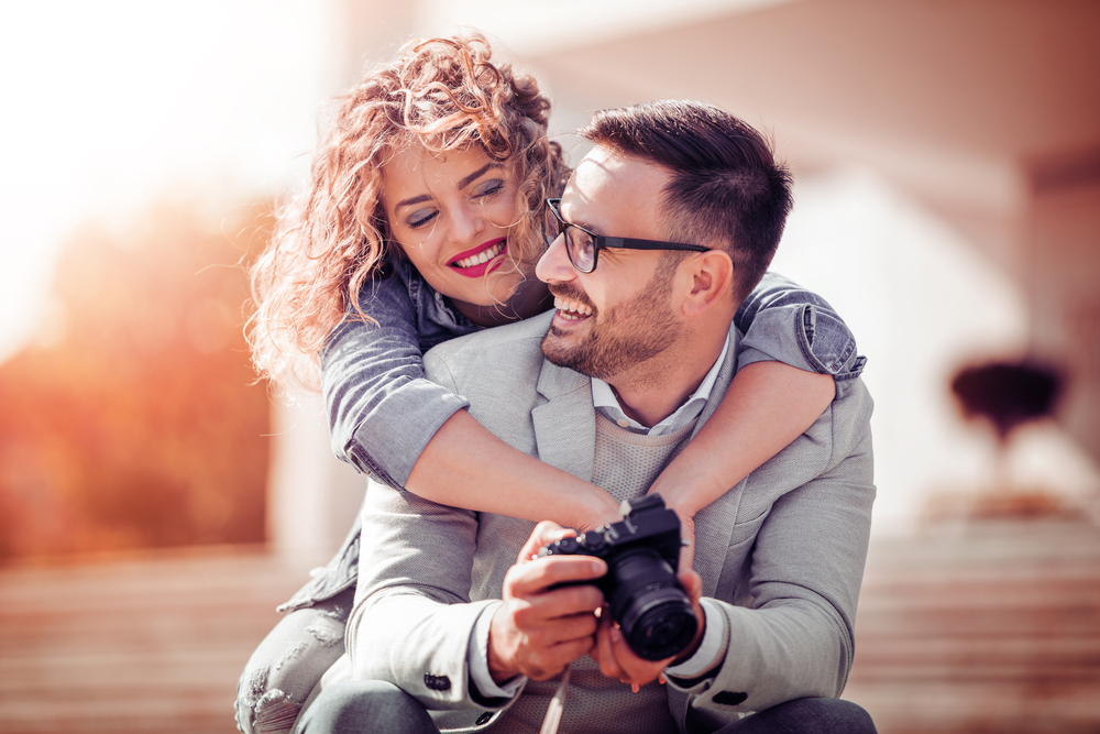 romance valentines day love passion photography taking romance photos loving lust couples kissing hugging cuddling iphotography iphoto picture camera student learners learn online taking valentinesday pictures professional photography onlinegallery elearning