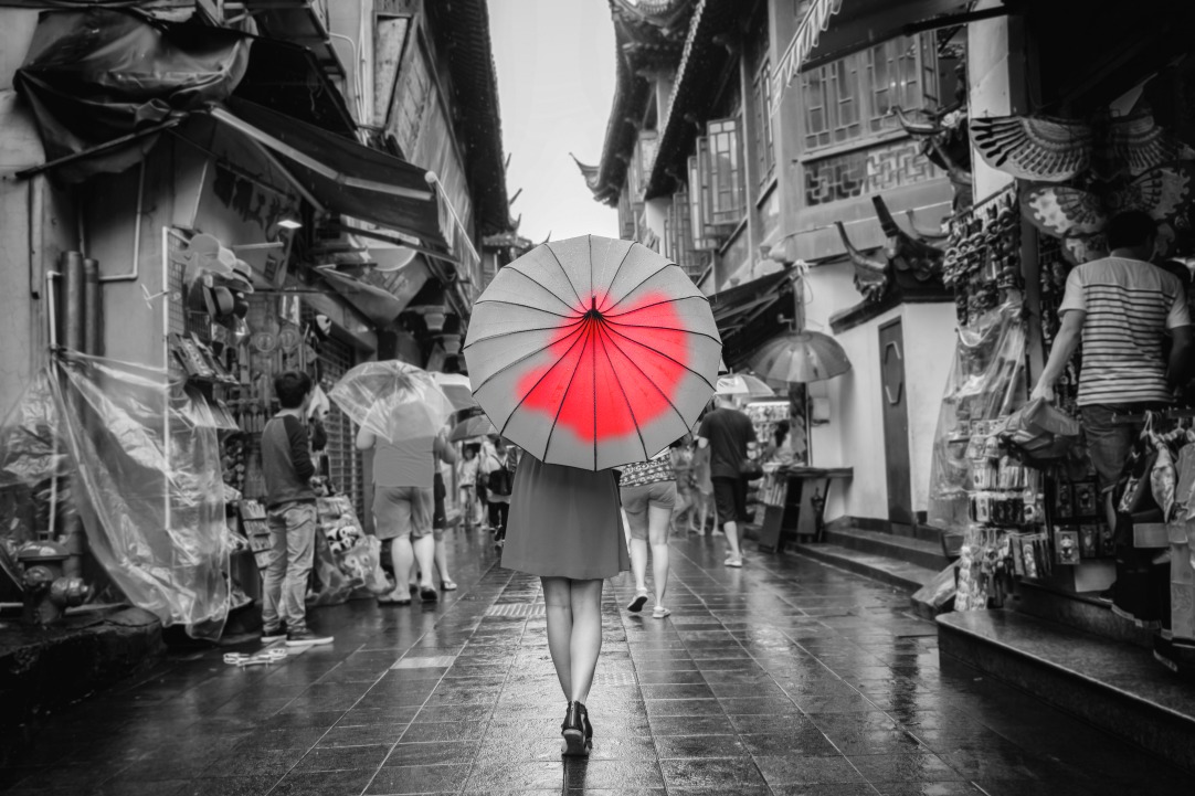 photoshop screen capture editing red umbrella brush photo editing colour splash
