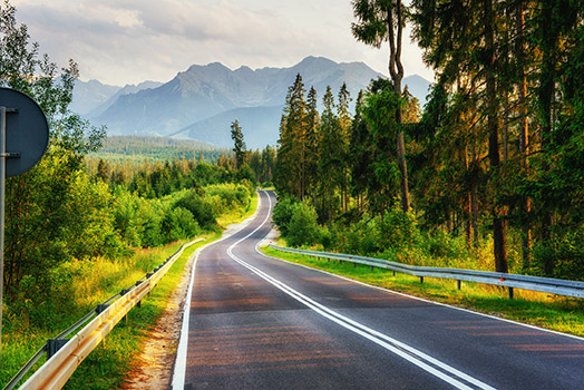 leading lines, roads, highway, landscape, green, tarmac, photo walk